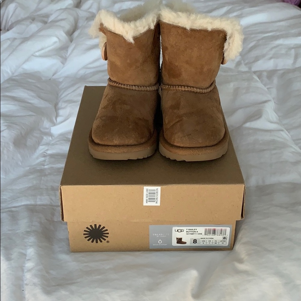 Ugg Bailey Button ll